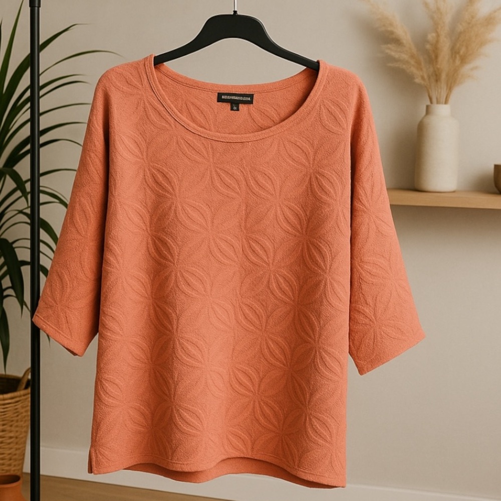 NWT! Adrienne Vittadini Coral Embossed Knit Top – Size M